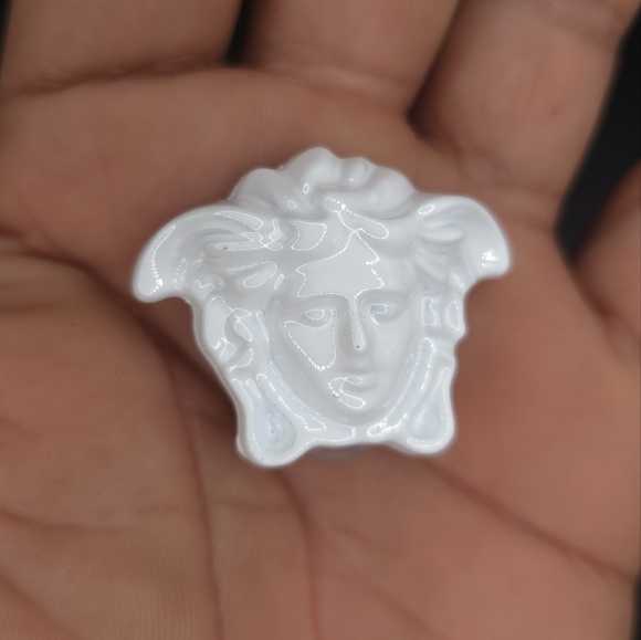 Versace Medusa Croc Charm - Picture 5 of 5